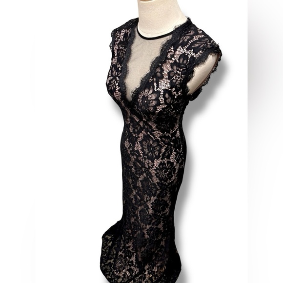 Betsy & Adam Elegant Black Lace High Neck Maxi Dress Evening Gown Size 4 - Picture 6 of 10
